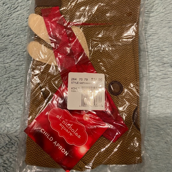 2 St. Nicholas Square Kids Christmas Reindeer Aprons – 100% Cotton - Picture 5 of 7